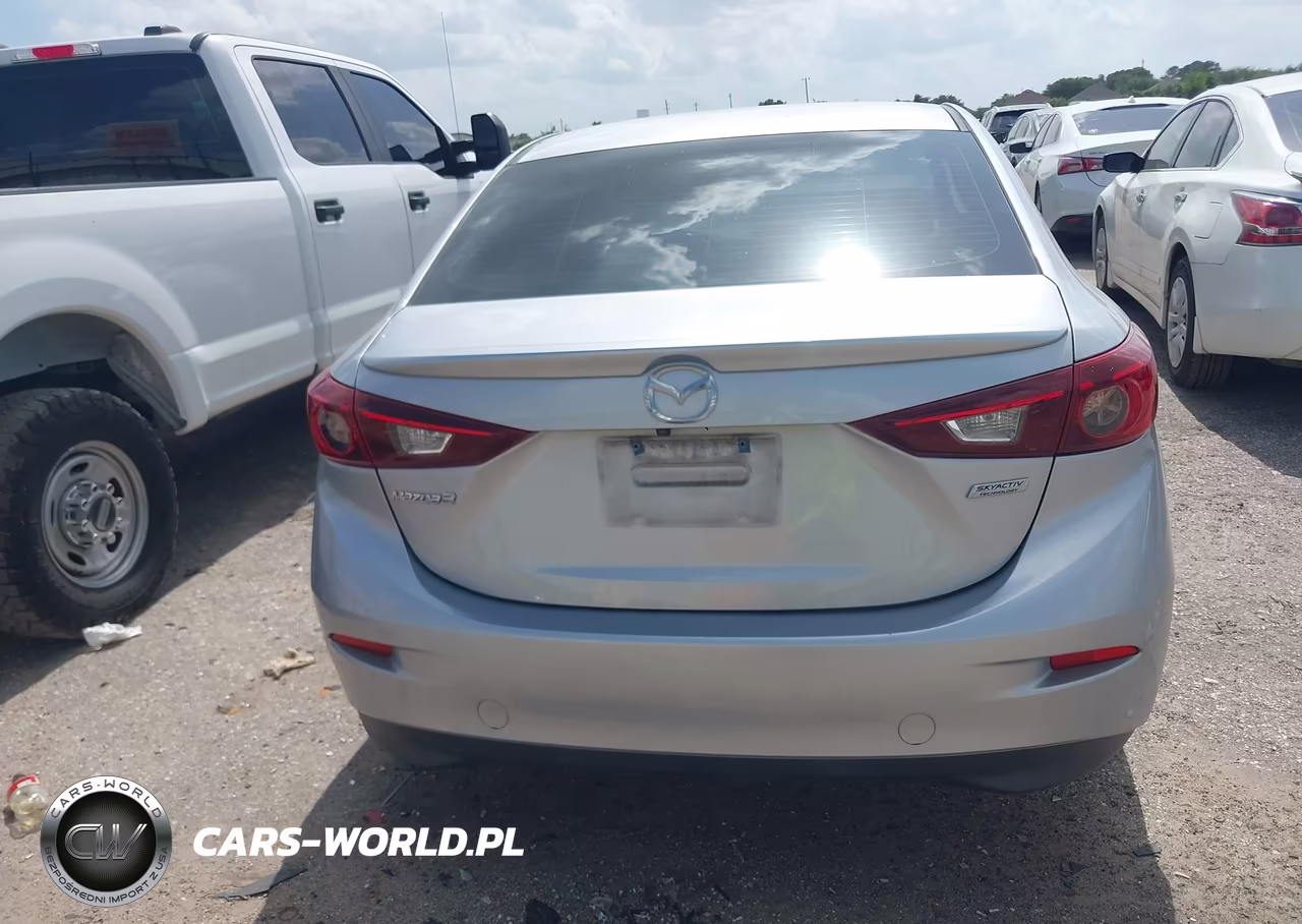 2018 Mazda Mazda3 Touring VIN:3MZBN1V32JM180015 - 16