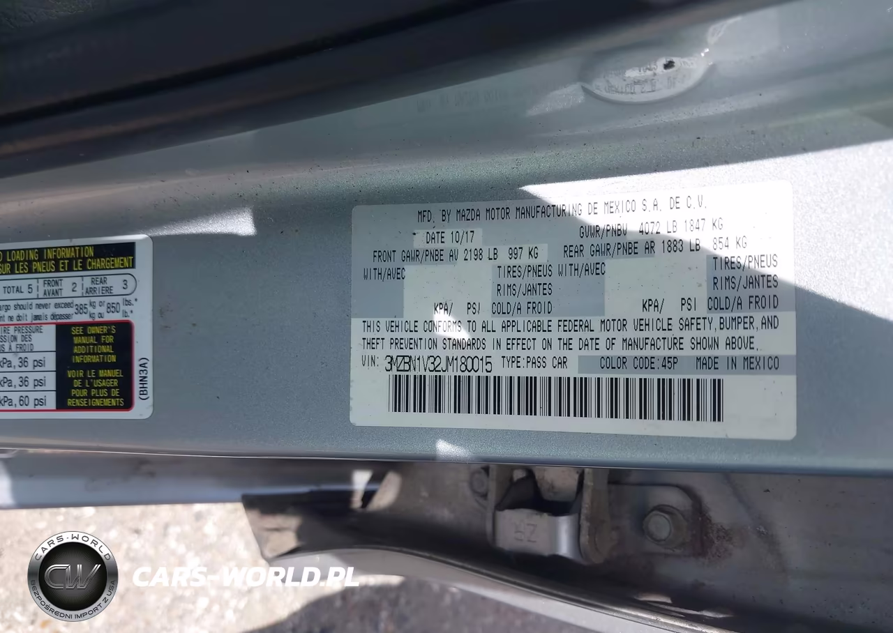 2018 Mazda Mazda3 Touring VIN:3MZBN1V32JM180015 - 9