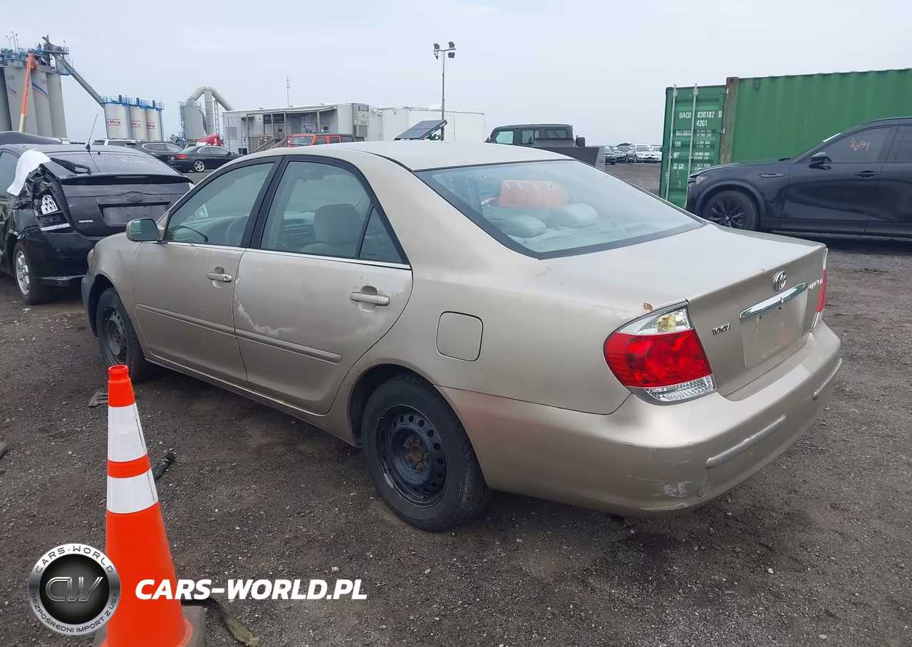 2005 Toyota Camry Std VIN:4T1BE32K75U946733 - 3