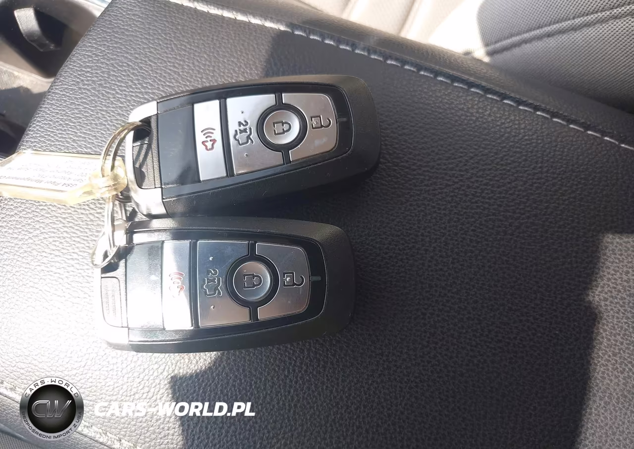 2018 Ford Fusion Hybrid S VIN:3FA6P0UUXJR243616 - 11