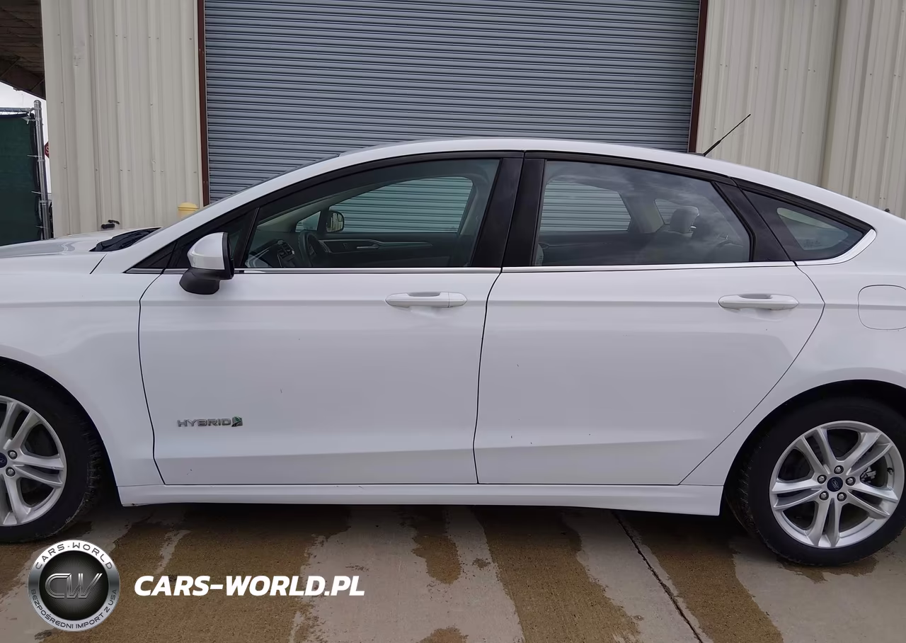 2018 Ford Fusion Hybrid S VIN:3FA6P0UUXJR243616 - 17