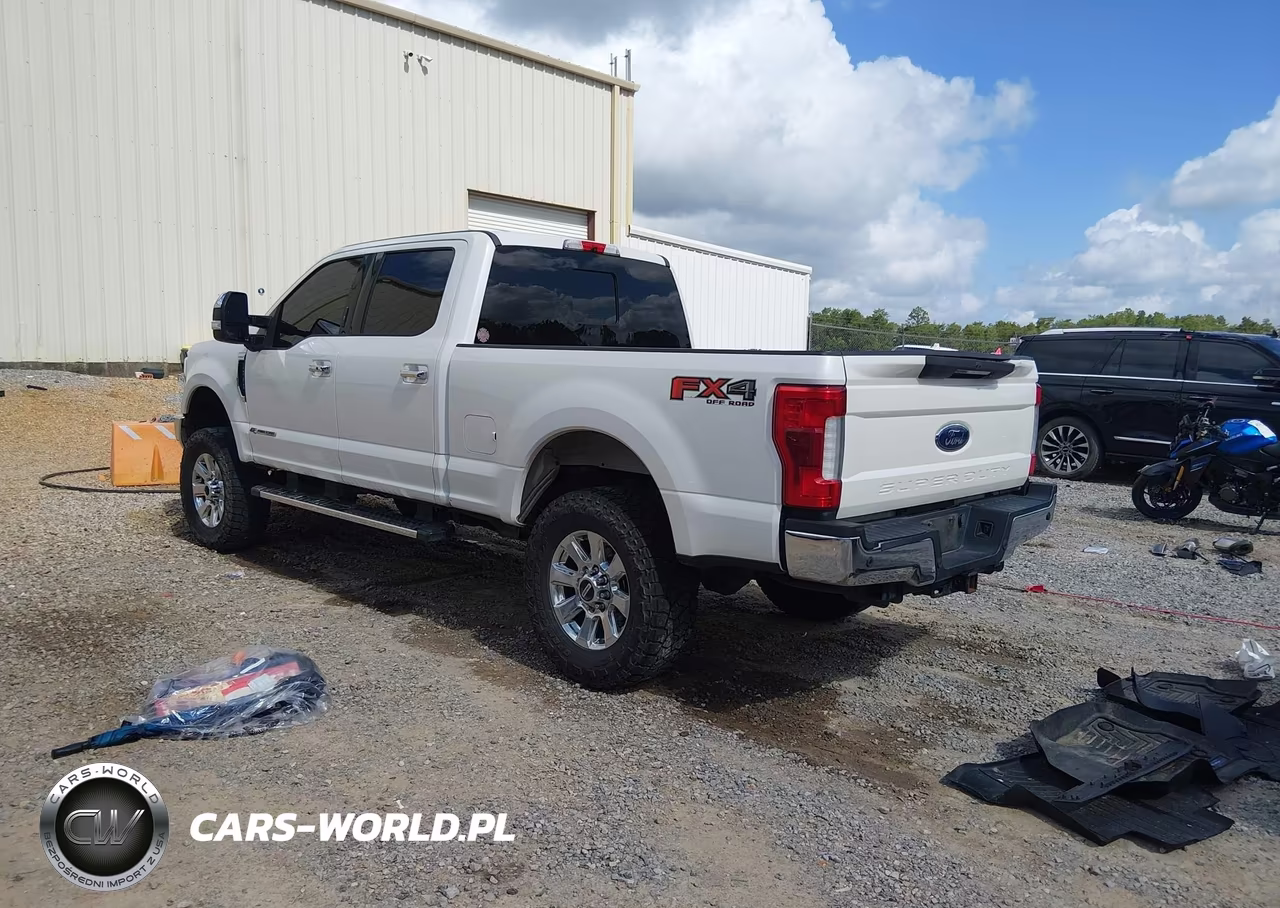 2018 Ford F-250 King Ranch-Lariat-Limited-Platinum-Xl-Xlt VIN:1FT7W2BT8JEB47171 - 3