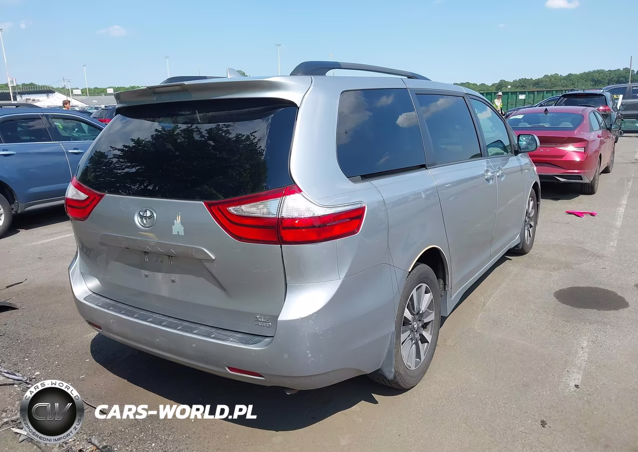 2018 Toyota Sienna Xle Premium 7 Passenger VIN:5TDDZ3DC3JS207476 - 4