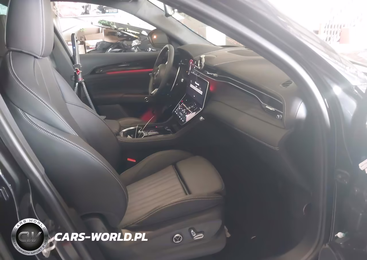 2025 Maserati Grecale Modena VIN:ZN6PMDBA7S7463052 - 5