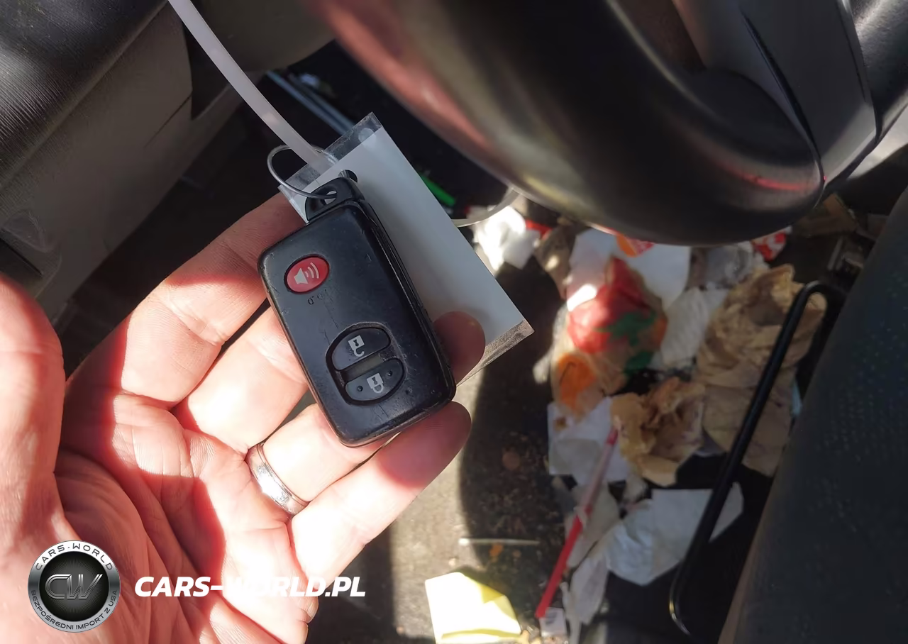 2014 Toyota Prius V Three VIN:JTDZN3EU7E3312845 - 11