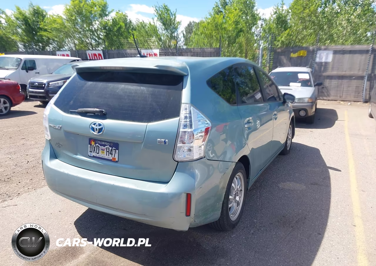 2014 Toyota Prius V Three VIN:JTDZN3EU7E3312845 - 4