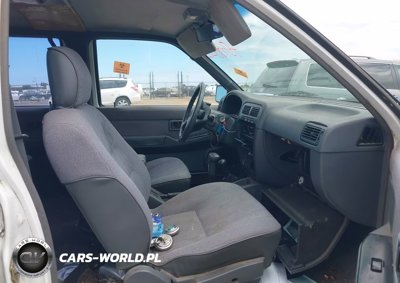 1995 Nissan Pathfinder Le-Se-Xe VIN:JN8HD17Y4SW104682 - 5
