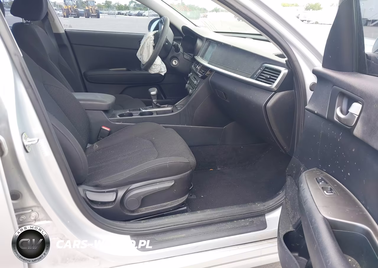 2019 Kia Optima Lx VIN:5XXGT4L35KG340877 - 5