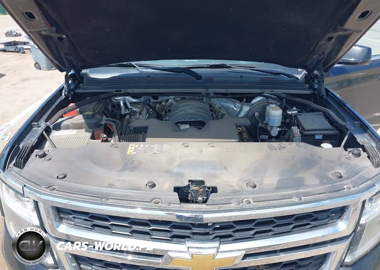 2018 Chevrolet Suburban Lt VIN:1GNSKHKC4JR227074 - 10