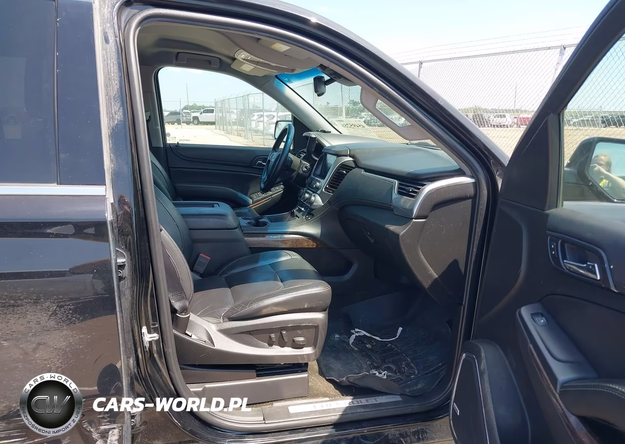 2018 Chevrolet Suburban Lt VIN:1GNSKHKC4JR227074 - 5