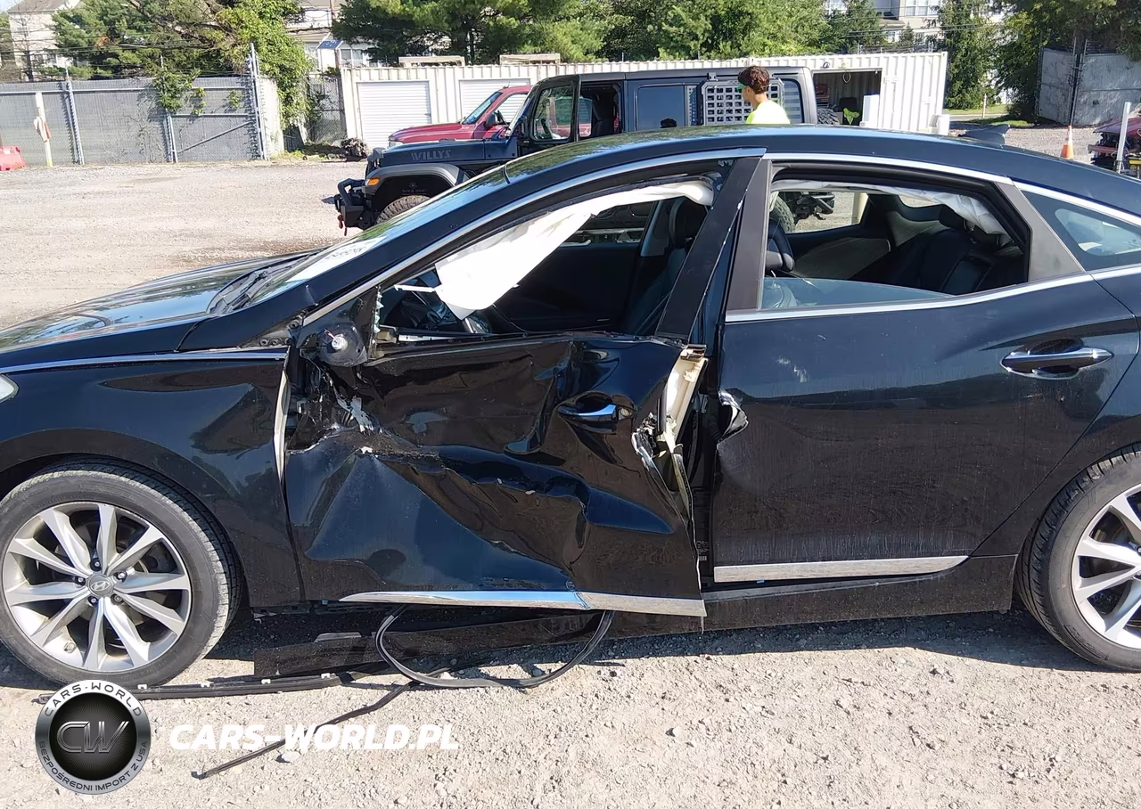 2017 Hyundai Azera VIN:KMHFG4JG2HA577493 - 6