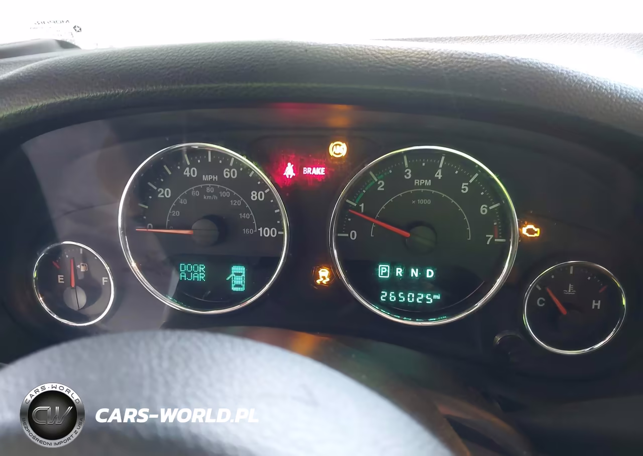 2015 Jeep Wrangler Unlimited Rubicon VIN:1C4BJWFG9FL531217 - 7