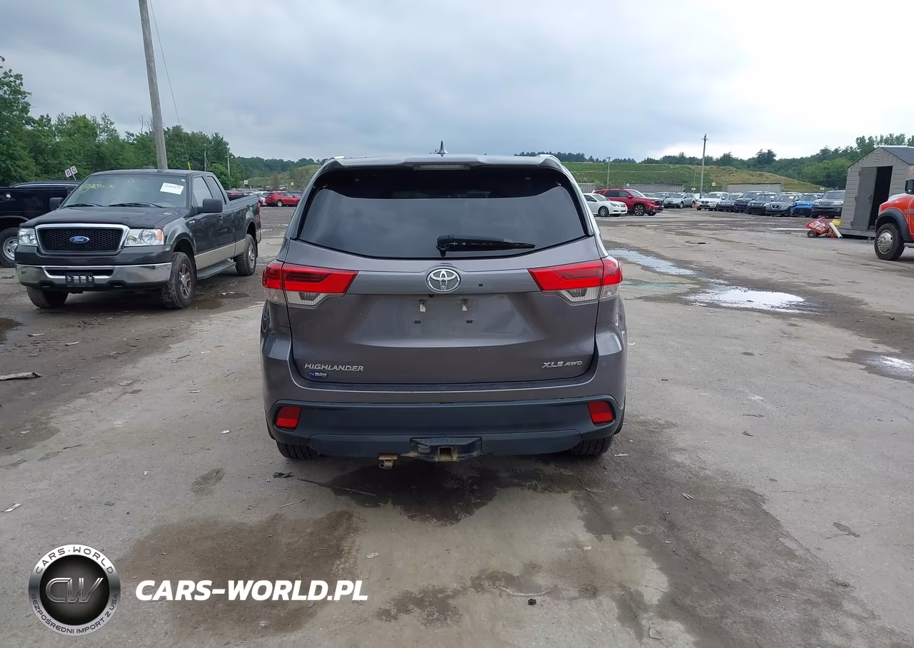 2019 Toyota Highlander Xle VIN:5TDJZRFH4KS626937 - 16