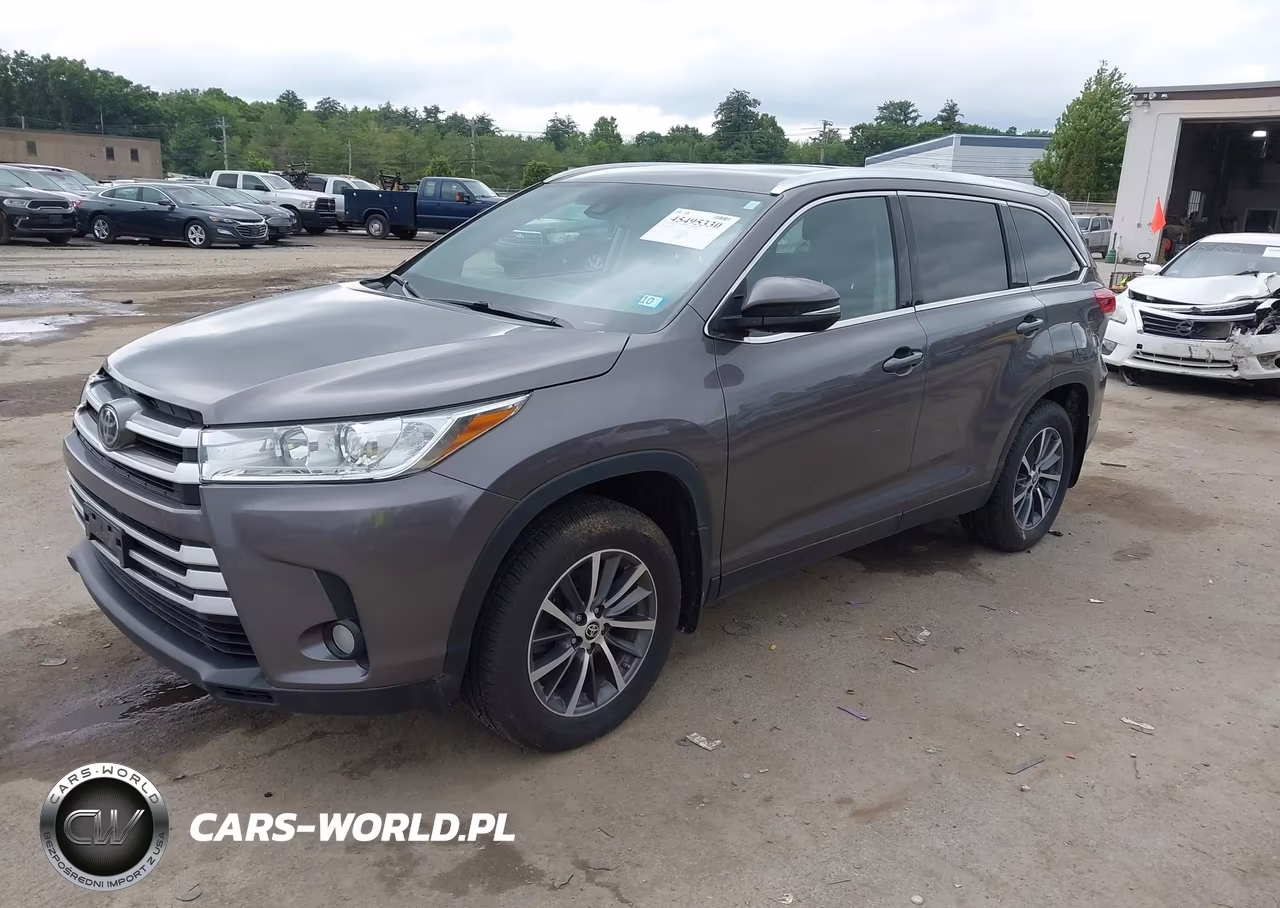 2019 Toyota Highlander Xle VIN:5TDJZRFH4KS626937 - 2
