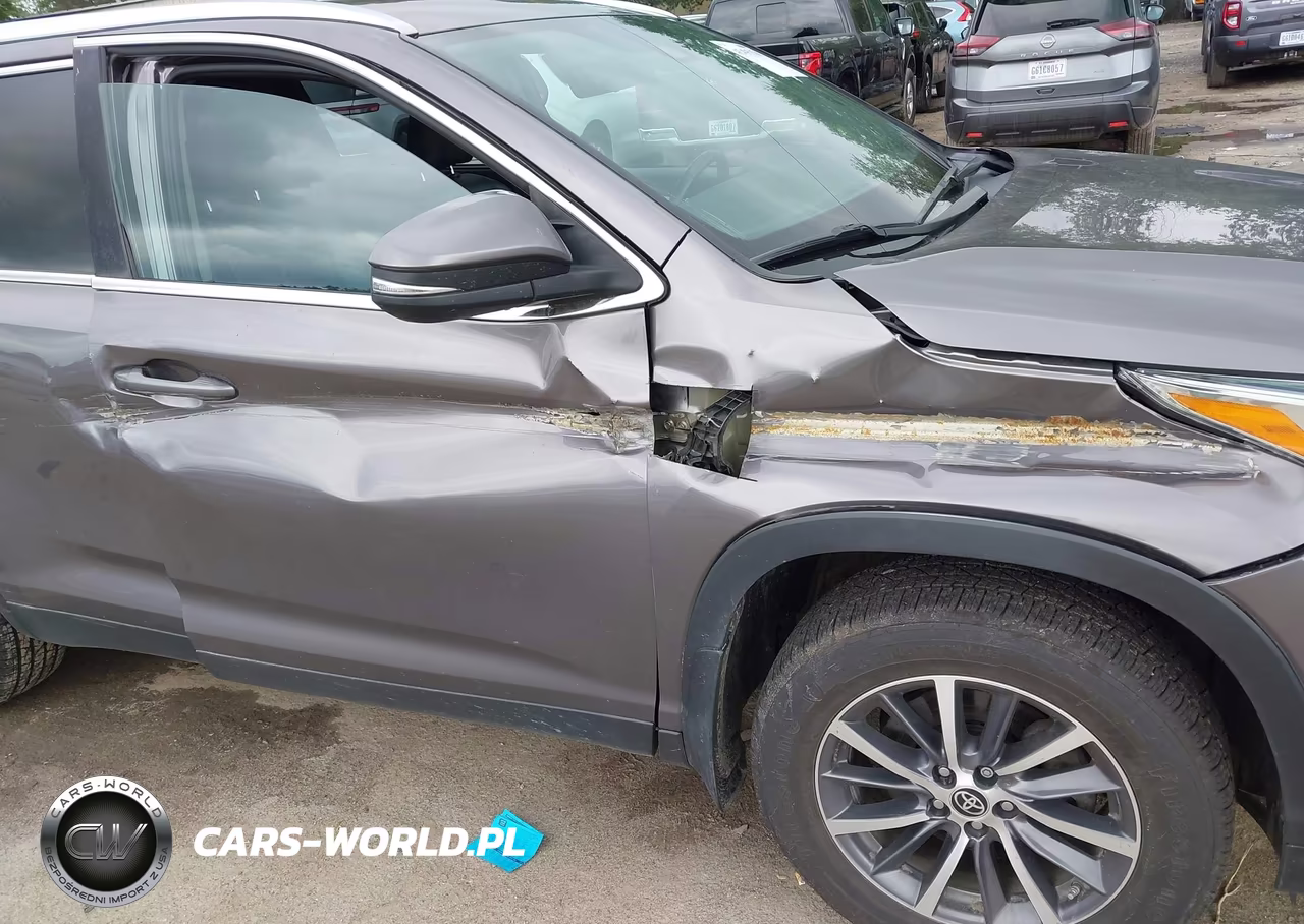 2019 Toyota Highlander Xle VIN:5TDJZRFH4KS626937 - 6