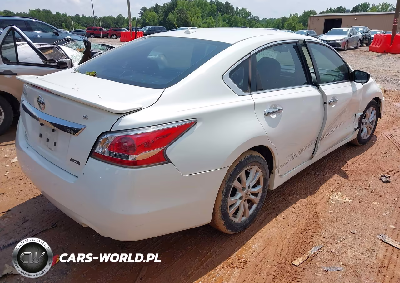2014 Nissan Altima 2.5 S VIN:1N4AL3AP9EN340496 - 4