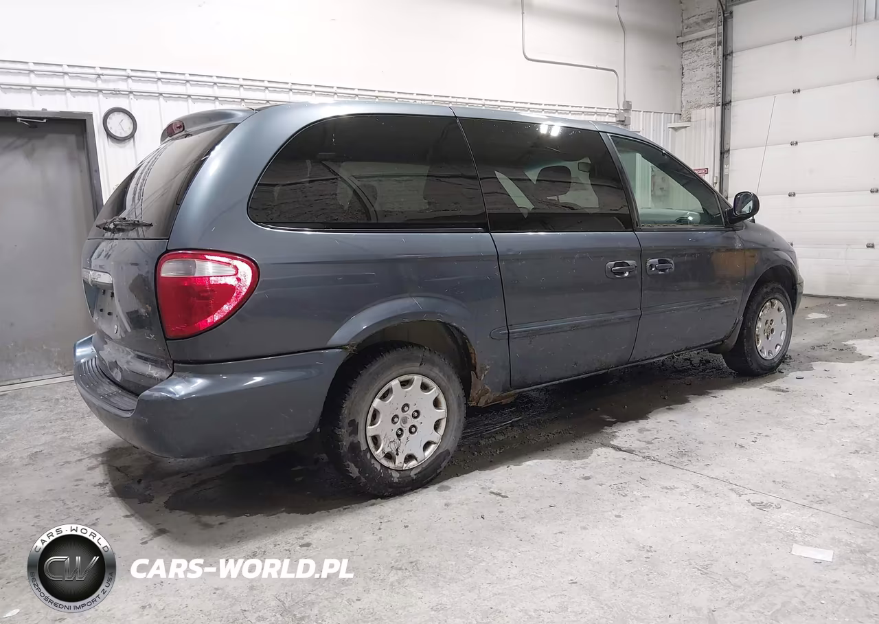 2002 Chrysler Town & Country Lx VIN:2C8GP44332R697869 - 4