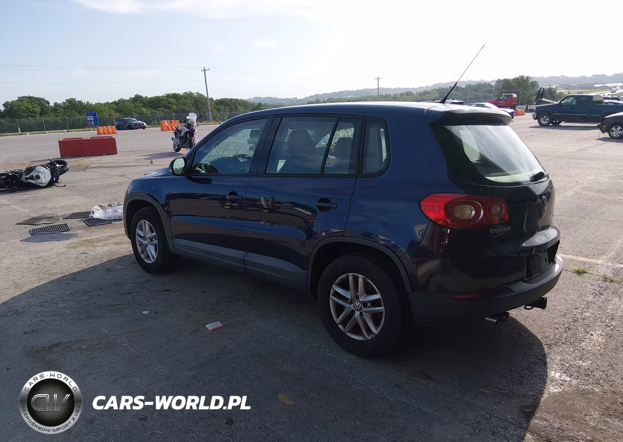 2011 Volkswagen Tiguan S VIN:WVGBV7AXXBW536125 - 3