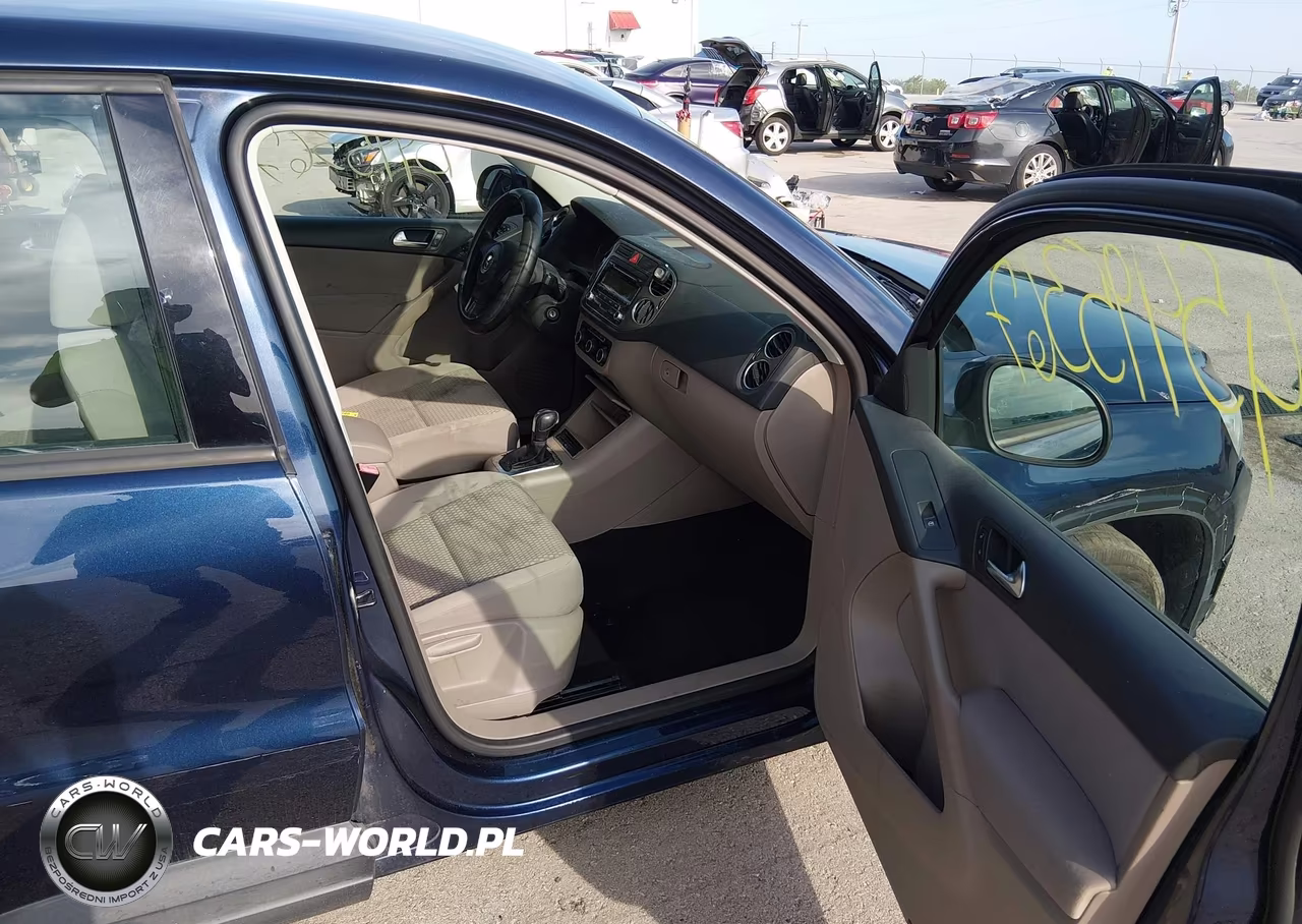 2011 Volkswagen Tiguan S VIN:WVGBV7AXXBW536125 - 5