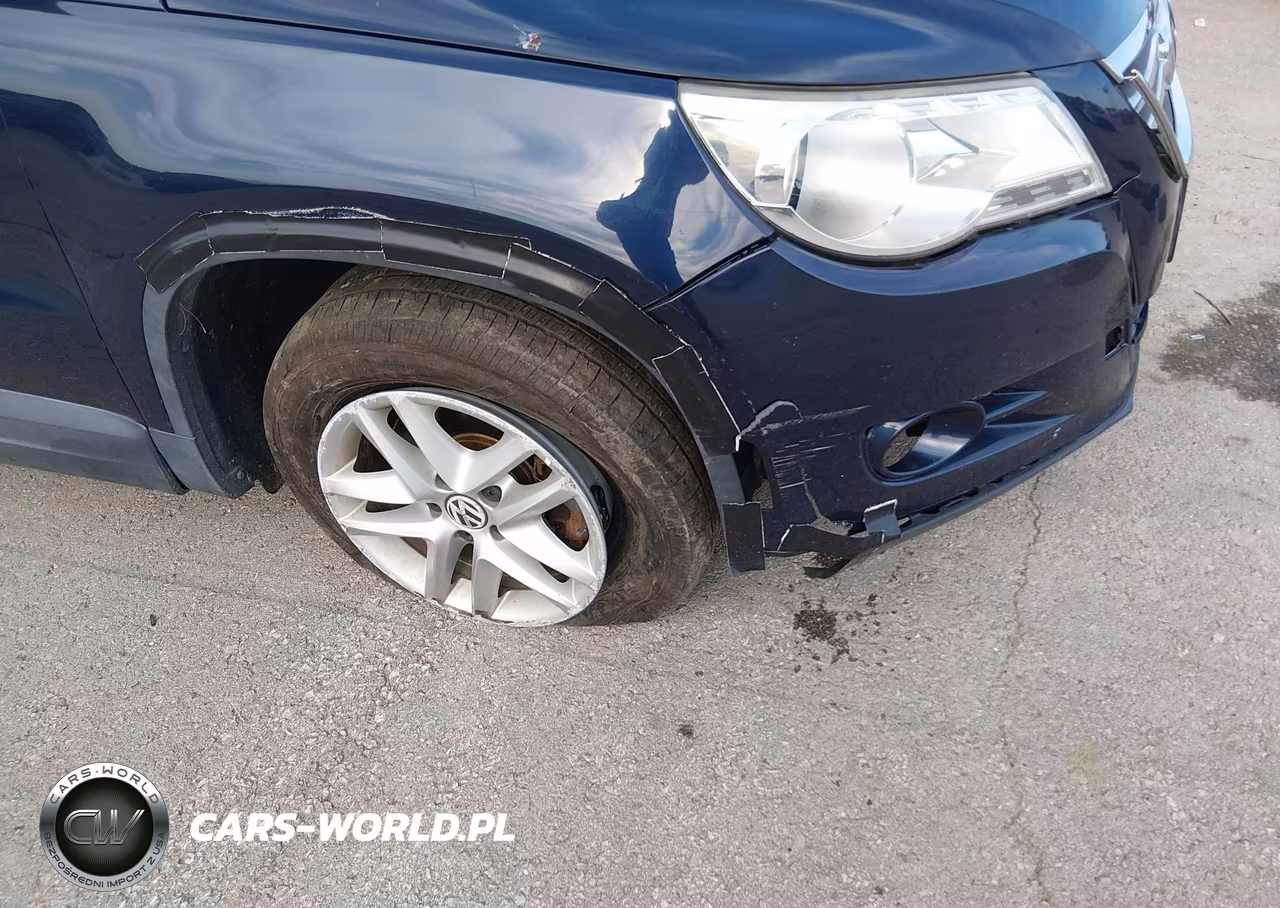 2011 Volkswagen Tiguan S VIN:WVGBV7AXXBW536125 - 6