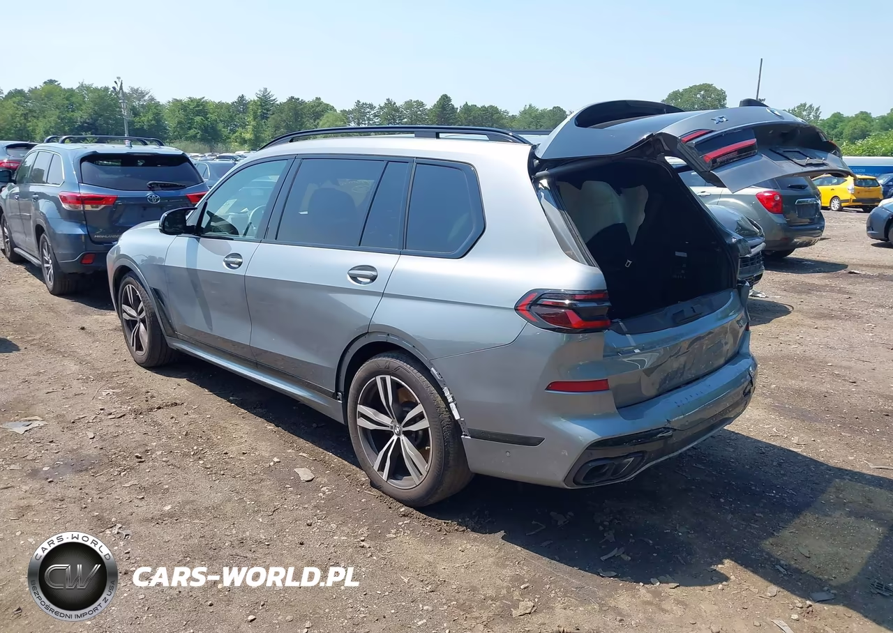 2025 BMW X7 M60I VIN:5UX33EM09S9W51152 - 3