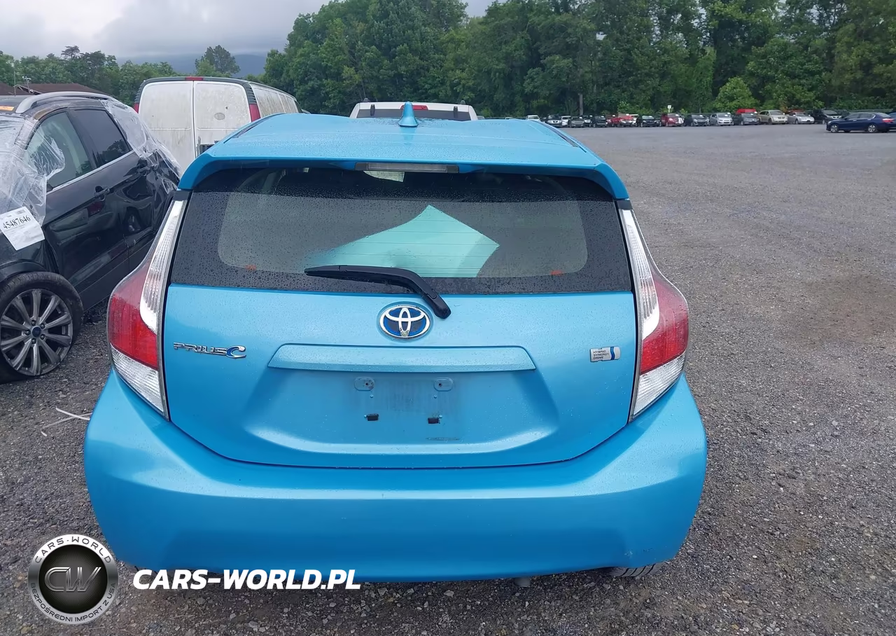 2016 Toyota Prius C Two VIN:JTDKDTB3XG1121953 - 17