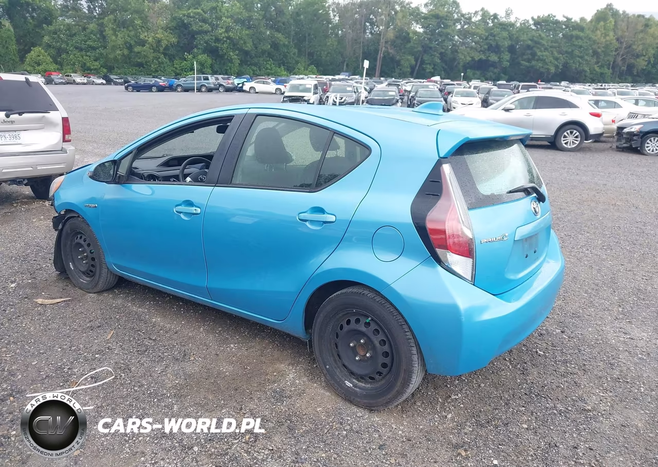 2016 Toyota Prius C Two VIN:JTDKDTB3XG1121953 - 3