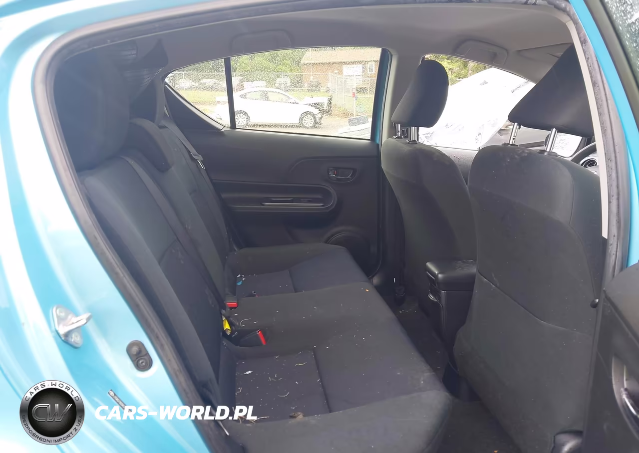 2016 Toyota Prius C Two VIN:JTDKDTB3XG1121953 - 8