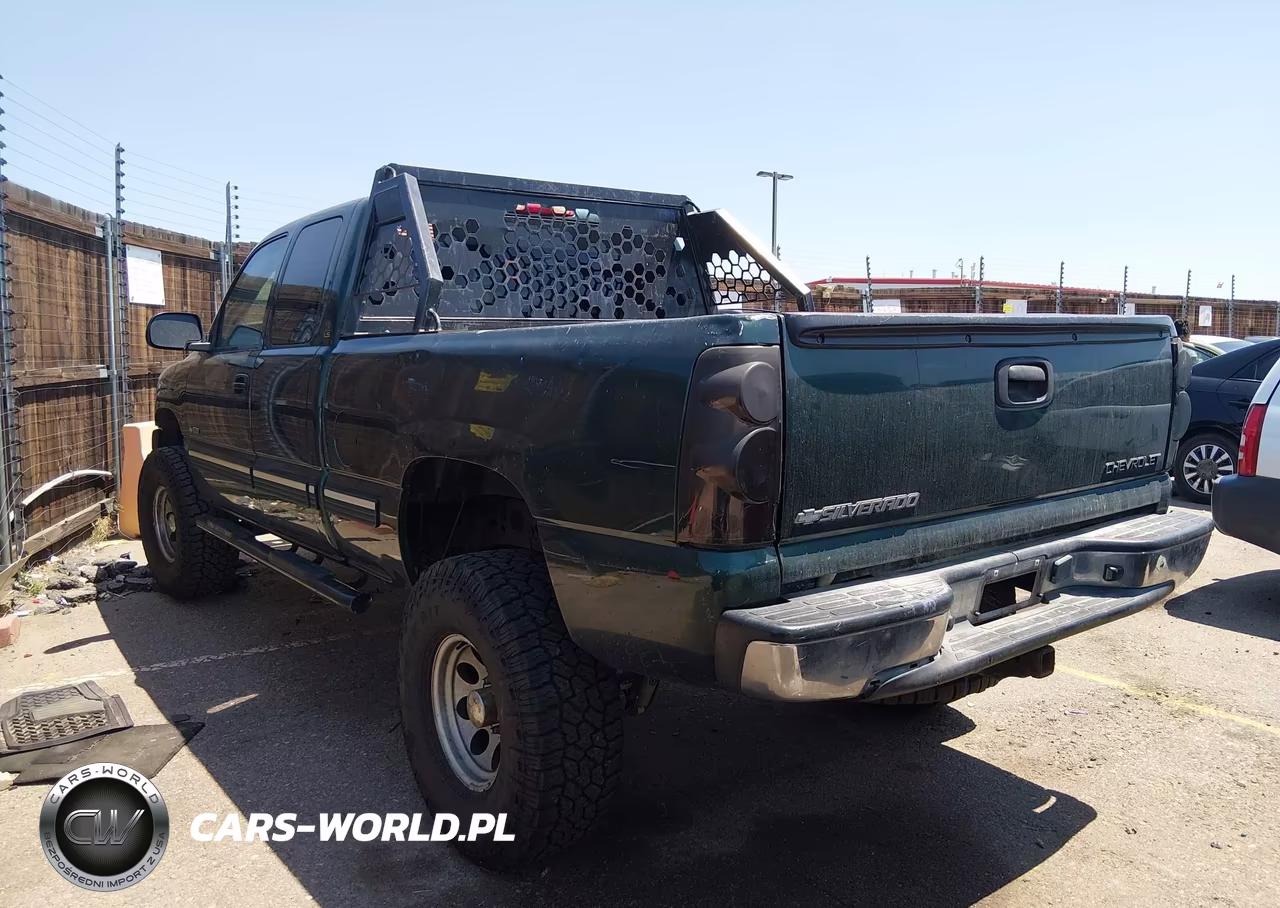 2002 Chevrolet Silverado 1500 Ls VIN:2GCEC19V821236811 - 3