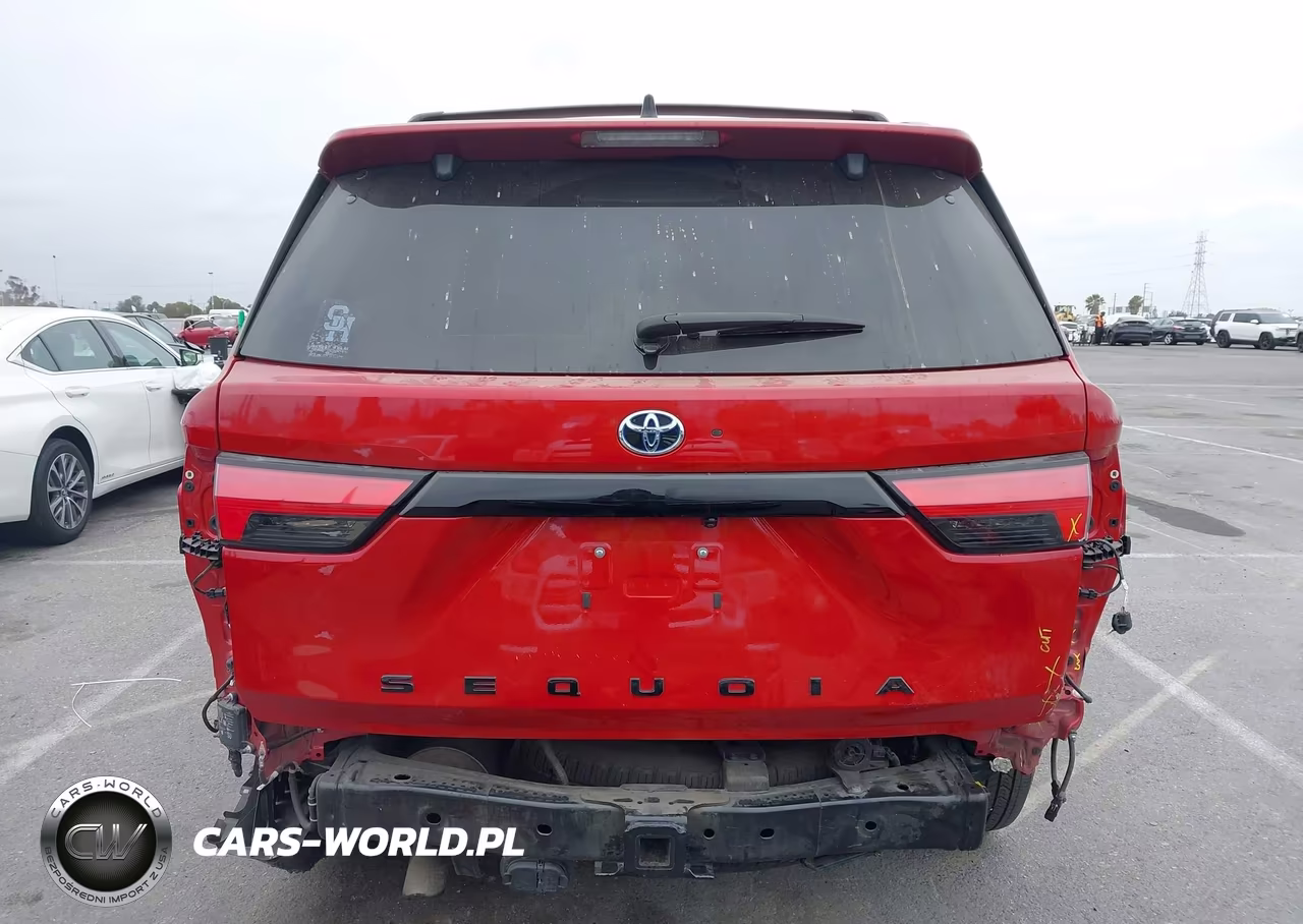 2023 Toyota Sequoia Platinum VIN:7SVAAABA4PX011734 - 18