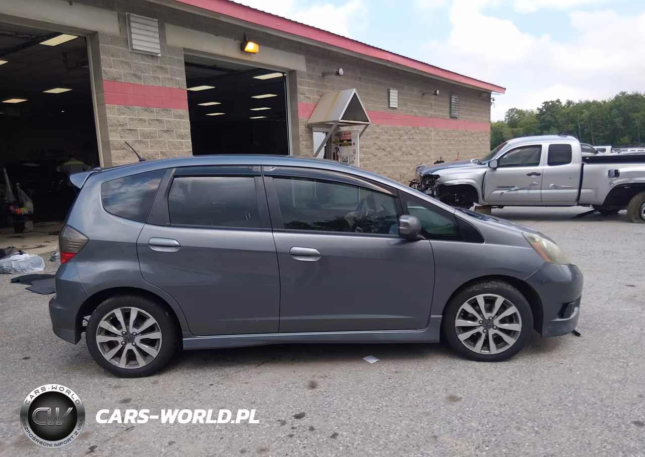 2012 Honda Fit Sport VIN:JHMGE8H57CC035151 - 14