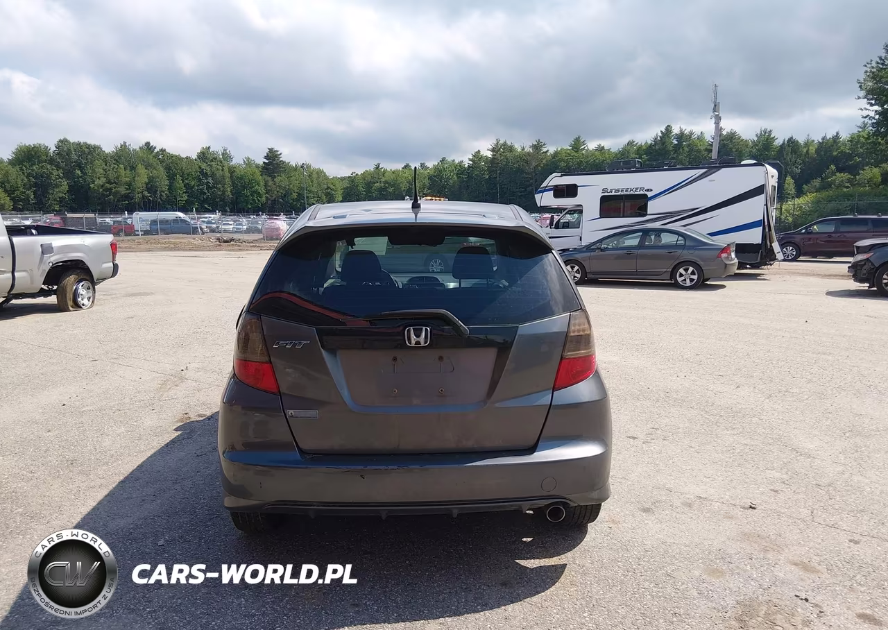 2012 Honda Fit Sport VIN:JHMGE8H57CC035151 - 17
