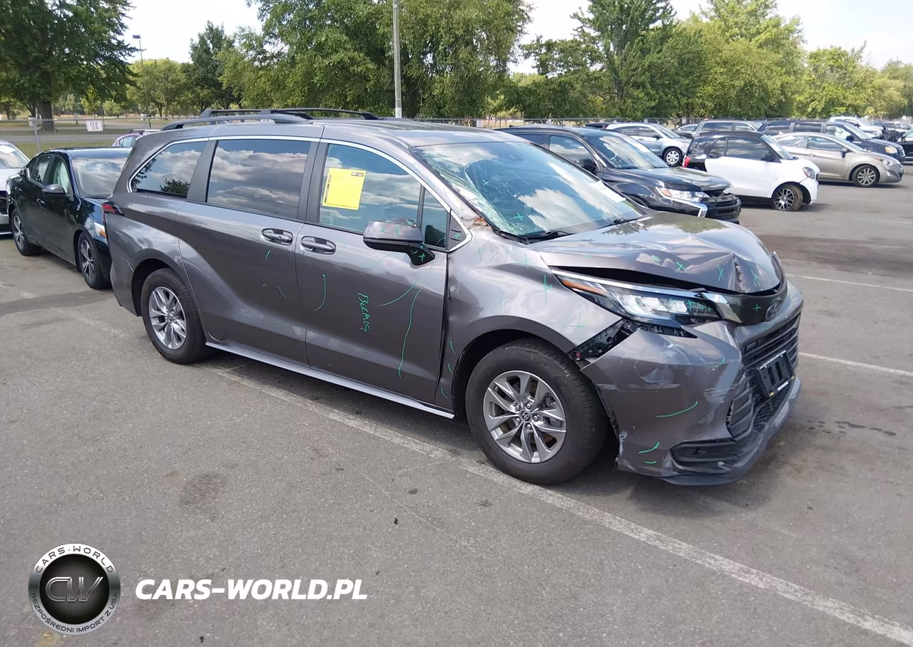 2022 Toyota Sienna Le – zdjęcie 1 z 16