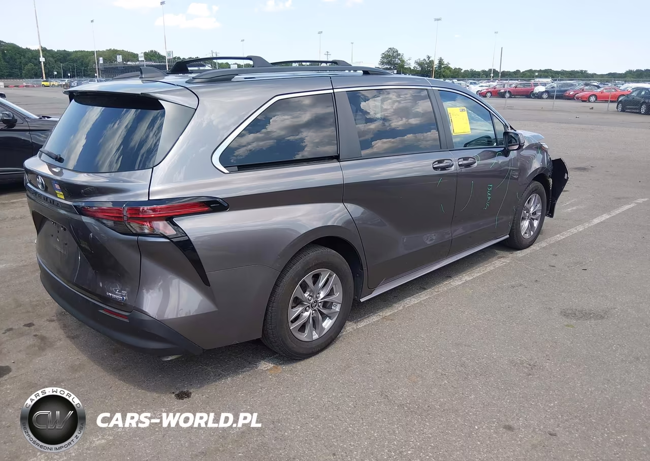 2022 Toyota Sienna Le VIN:5TDKSKFC4NS054535 - 4