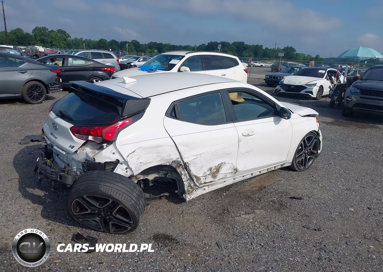 2021 Hyundai Veloster N VIN:KMHT36AH8MU010443 - 4