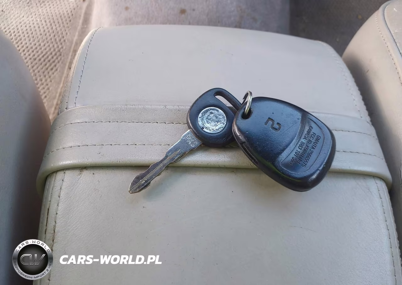 2000 Cadillac Deville Standard VIN:1G6KD54Y6YU285952 - 11