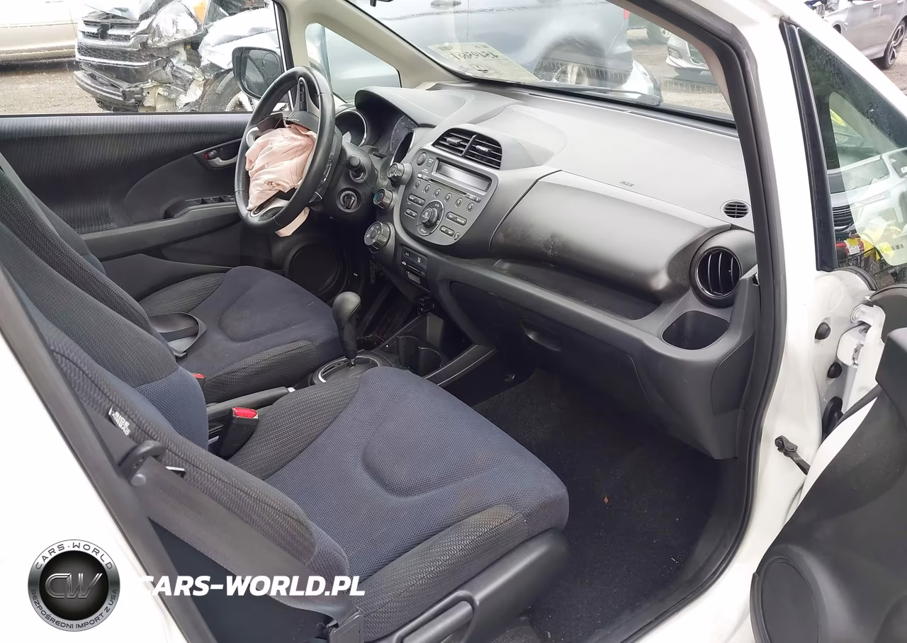 2013 Honda Fit Sport VIN:JHMGE8H50DC054514 - 5