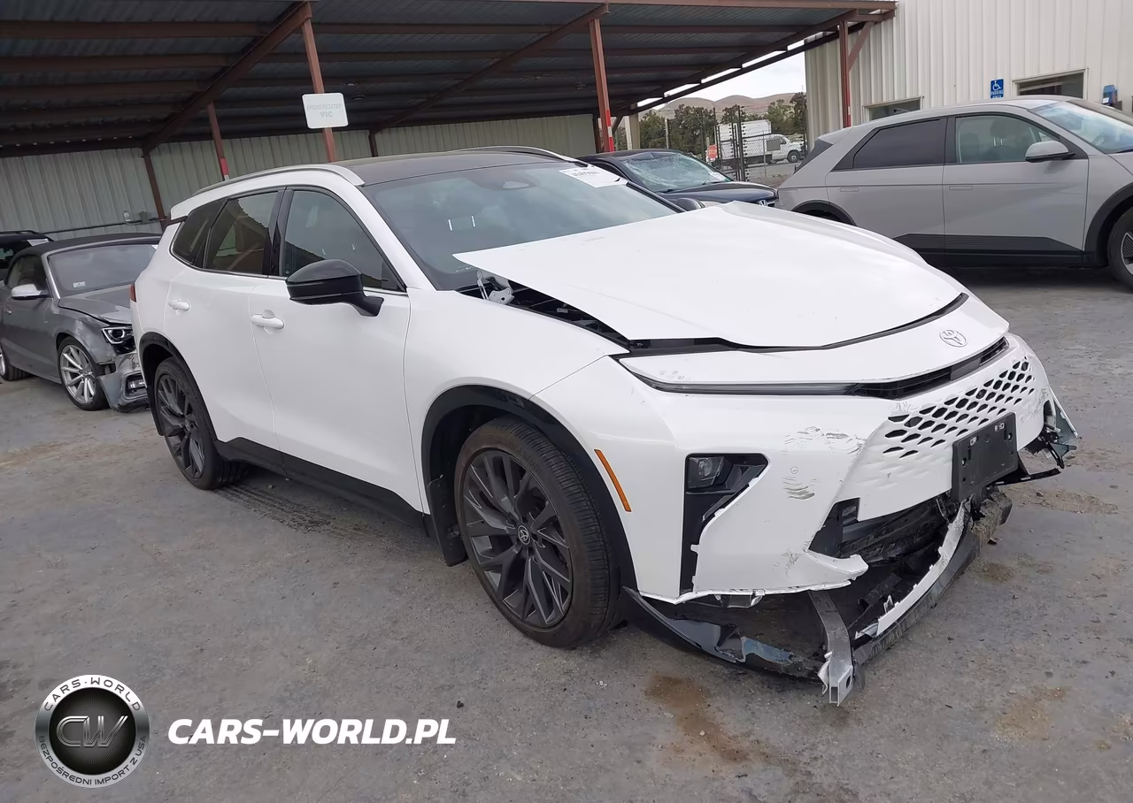 2026 Toyota Crown Signia Limited – zdjęcie 1 z 17