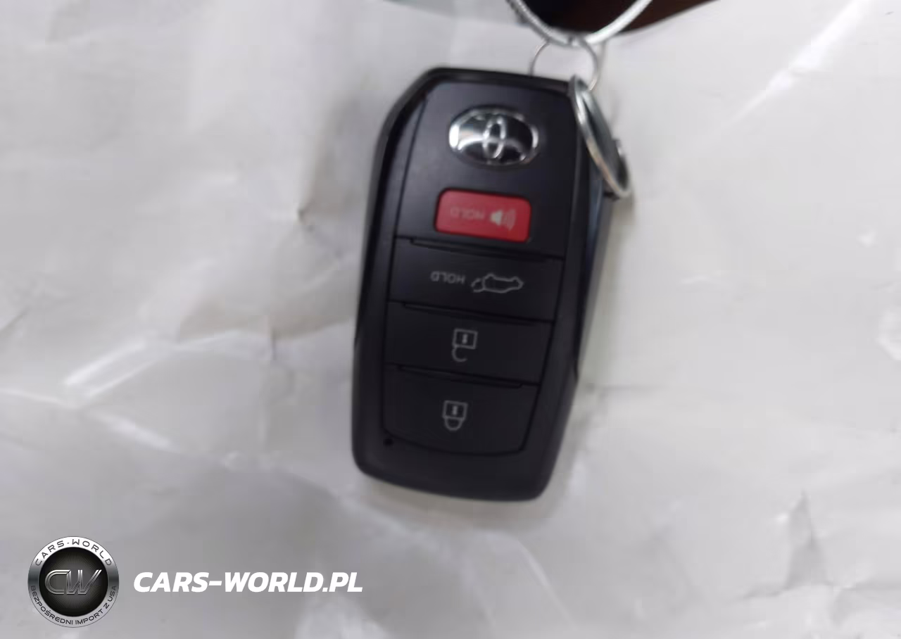 2026 Toyota Crown Signia Limited VIN:JTDACAAJ3T3039239 - 11