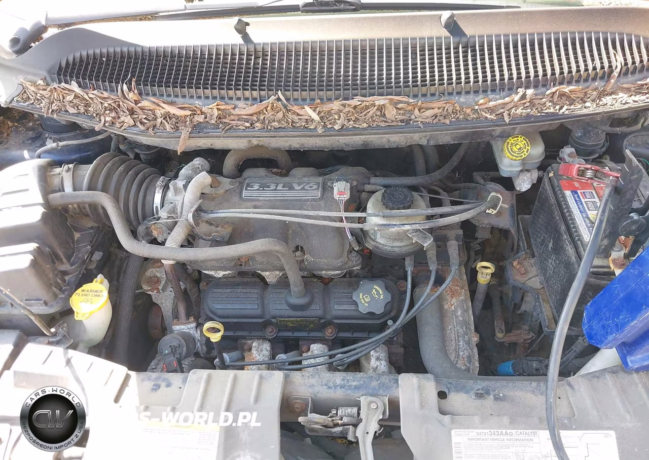 2005 Chrysler Town & Country VIN:1C4GP45R15B288017 - 10