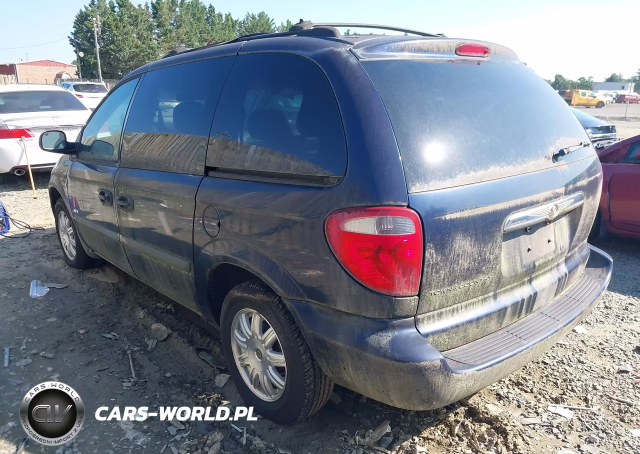 2005 Chrysler Town & Country VIN:1C4GP45R15B288017 - 3