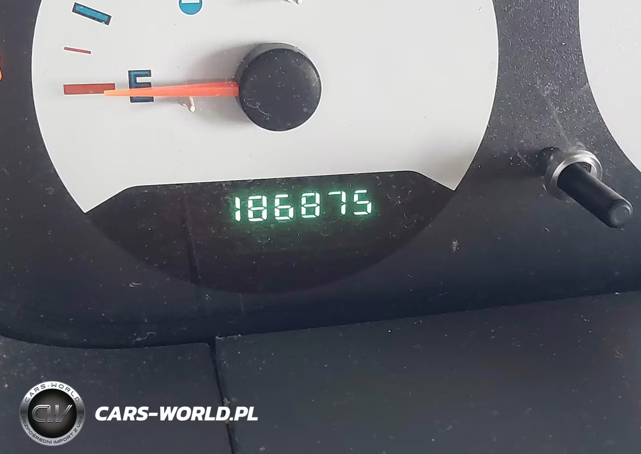 2005 Chrysler Town & Country VIN:1C4GP45R15B288017 - 7