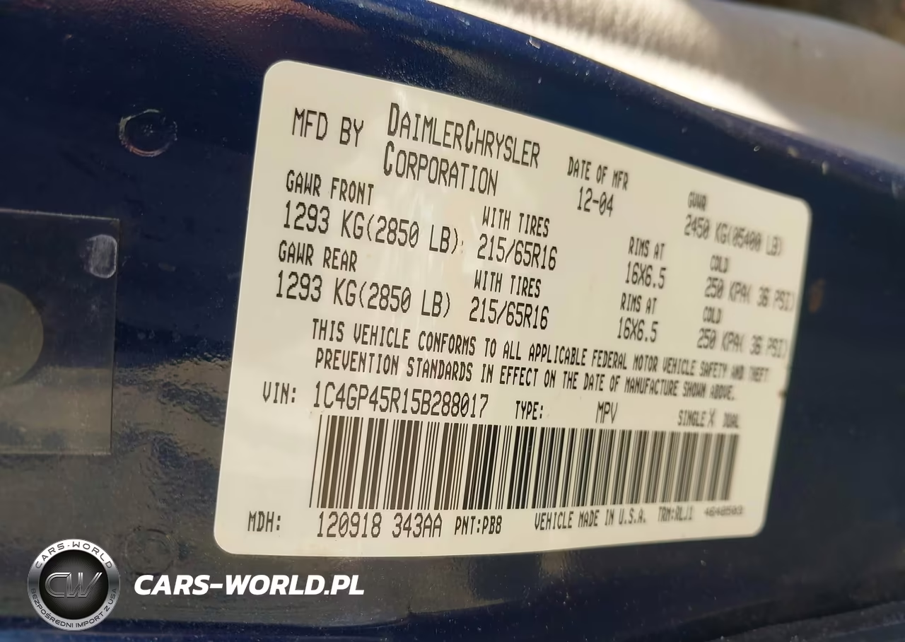 2005 Chrysler Town & Country VIN:1C4GP45R15B288017 - 9