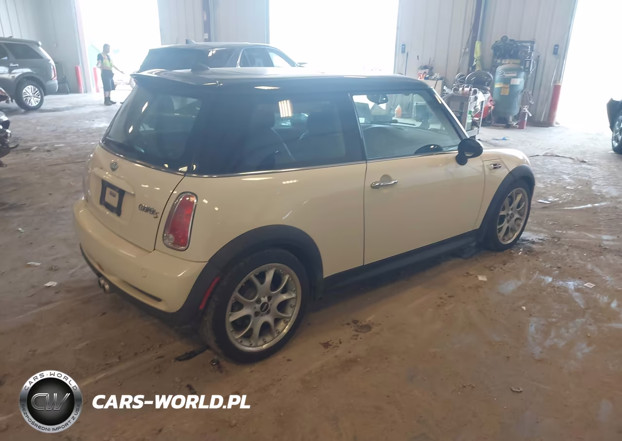 2005 Mini Cooper S VIN:WMWRE33585TG98235 - 4