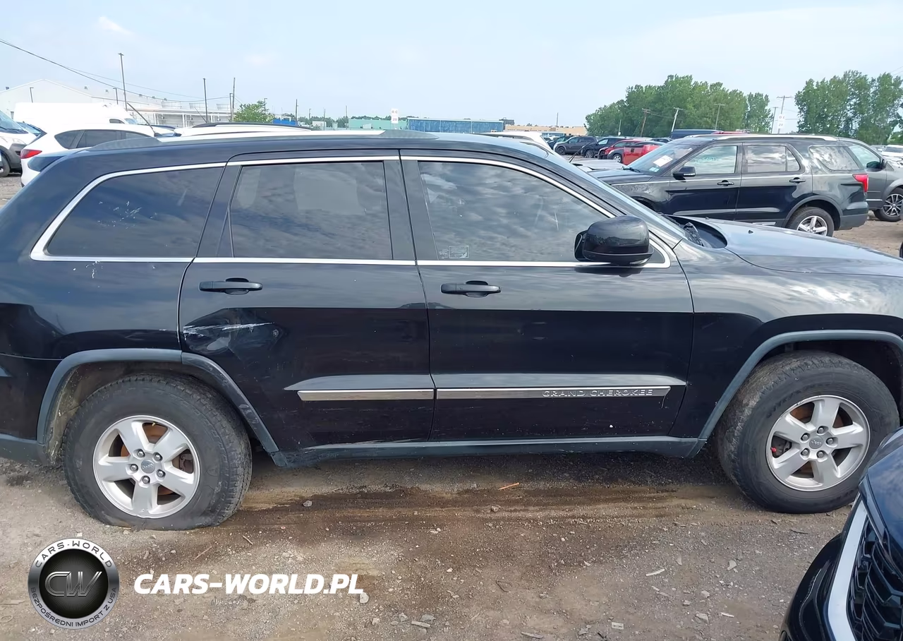 2013 Jeep Grand Cherokee Laredo VIN:1C4RJFAG4DC559753 - 13