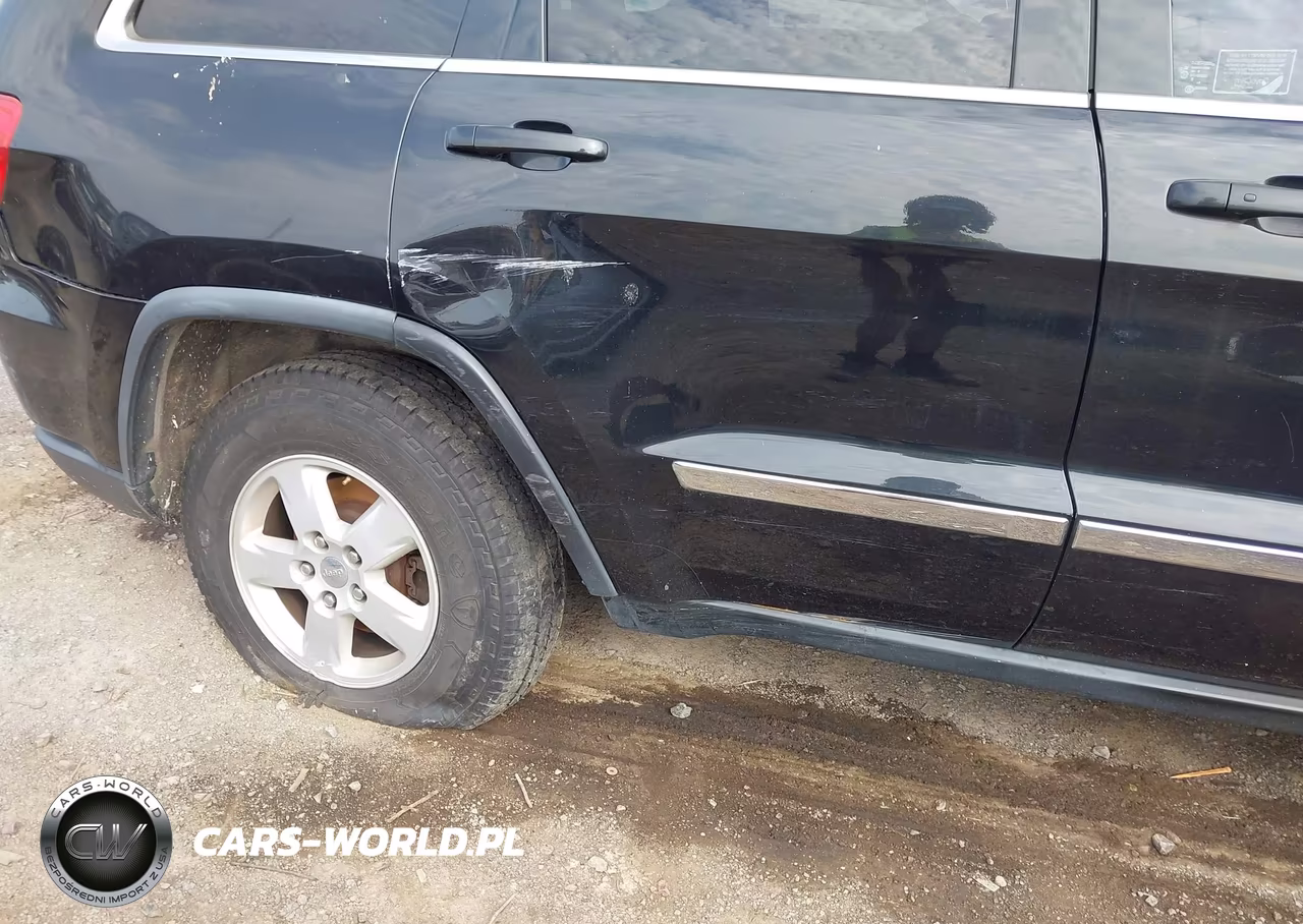 2013 Jeep Grand Cherokee Laredo VIN:1C4RJFAG4DC559753 - 18
