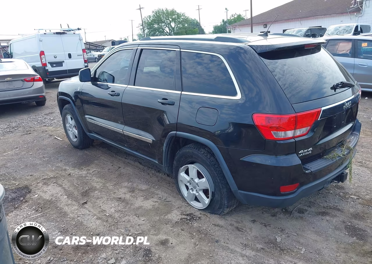 2013 Jeep Grand Cherokee Laredo VIN:1C4RJFAG4DC559753 - 3