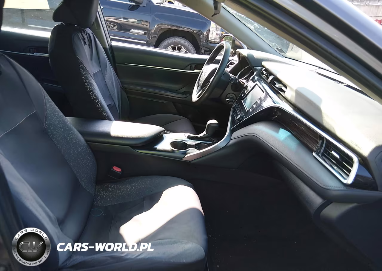 2018 Toyota Camry Le VIN:4T1B11HK2JU640265 - 5