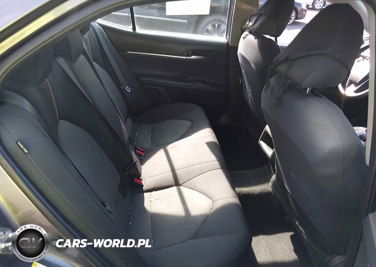 2018 Toyota Camry Le VIN:4T1B11HK2JU640265 - 8
