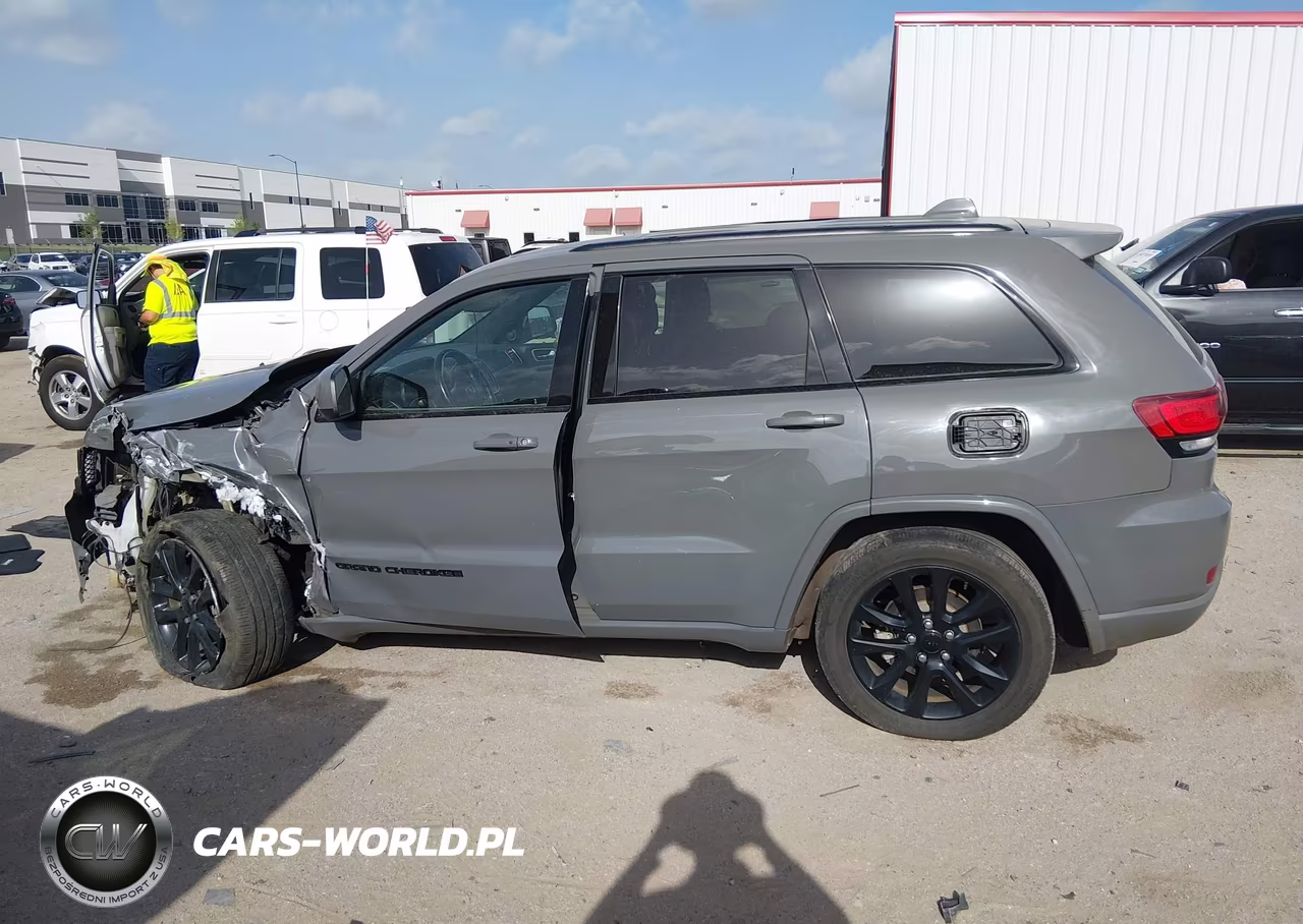 2020 Jeep Grand Cherokee Altitude 4X2 VIN:1C4RJEAG0LC295794 - 13
